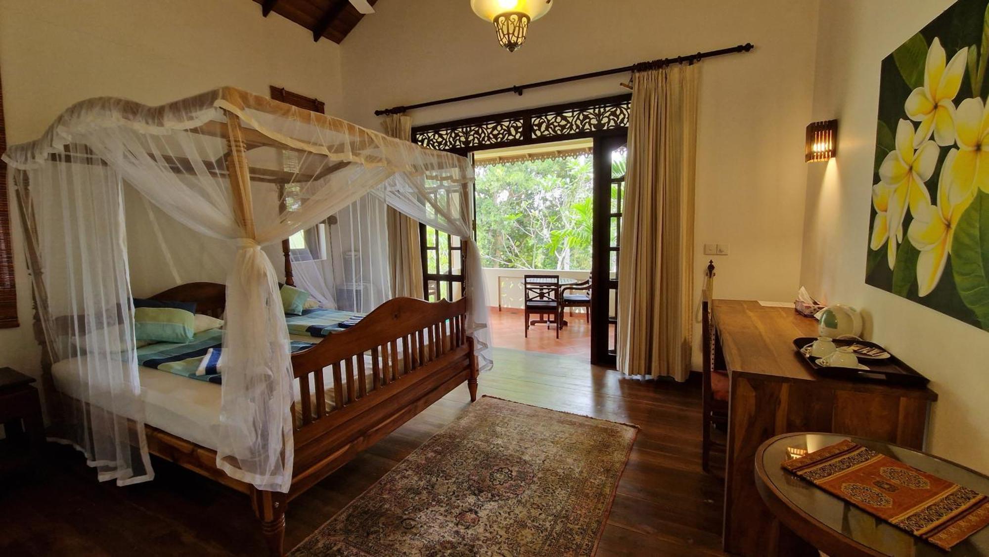 Lanka Beach Boutique Bungalows & Grand Villa Tangalle Exterior photo